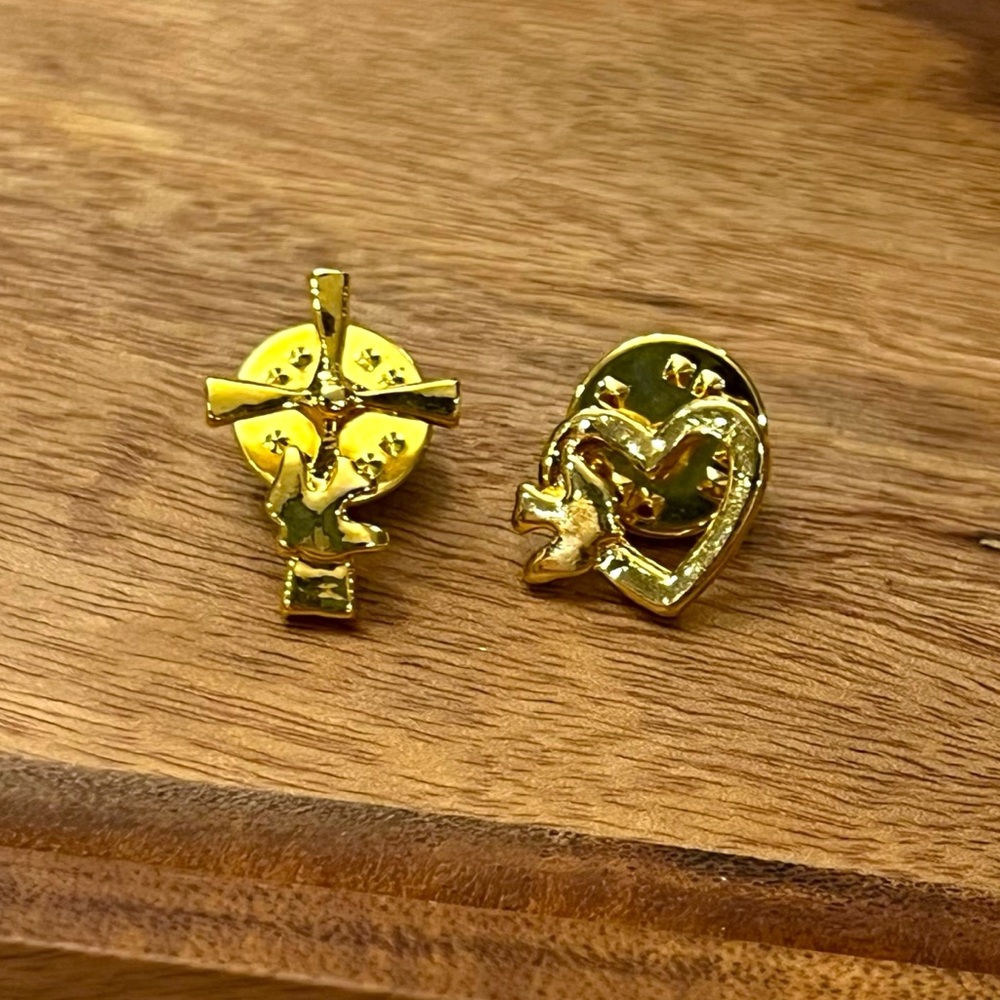 Gold Tone Bundle Cross Heart W/Bird Lapel Pin Religious Christian Brooch Small